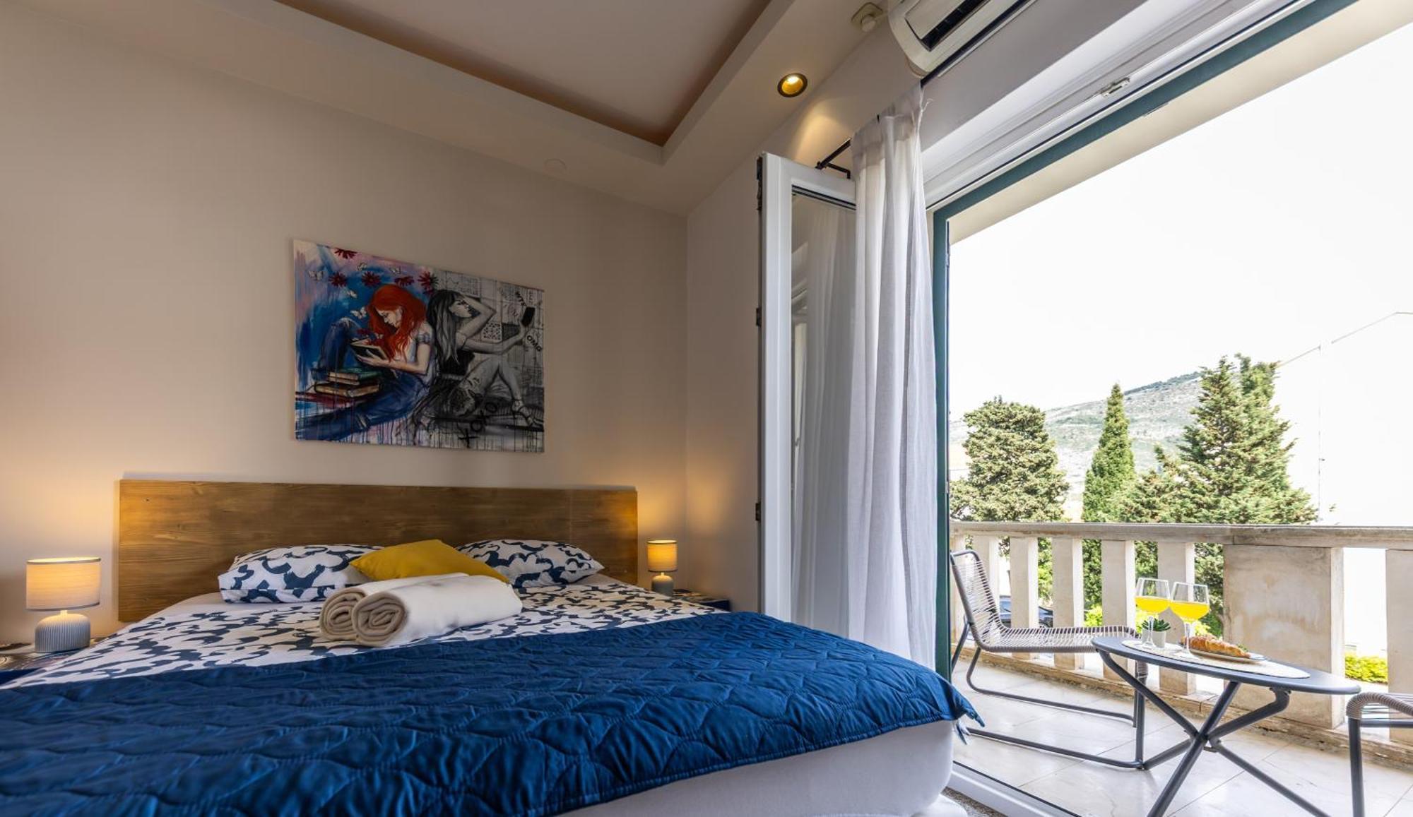Apartment Blue Dream