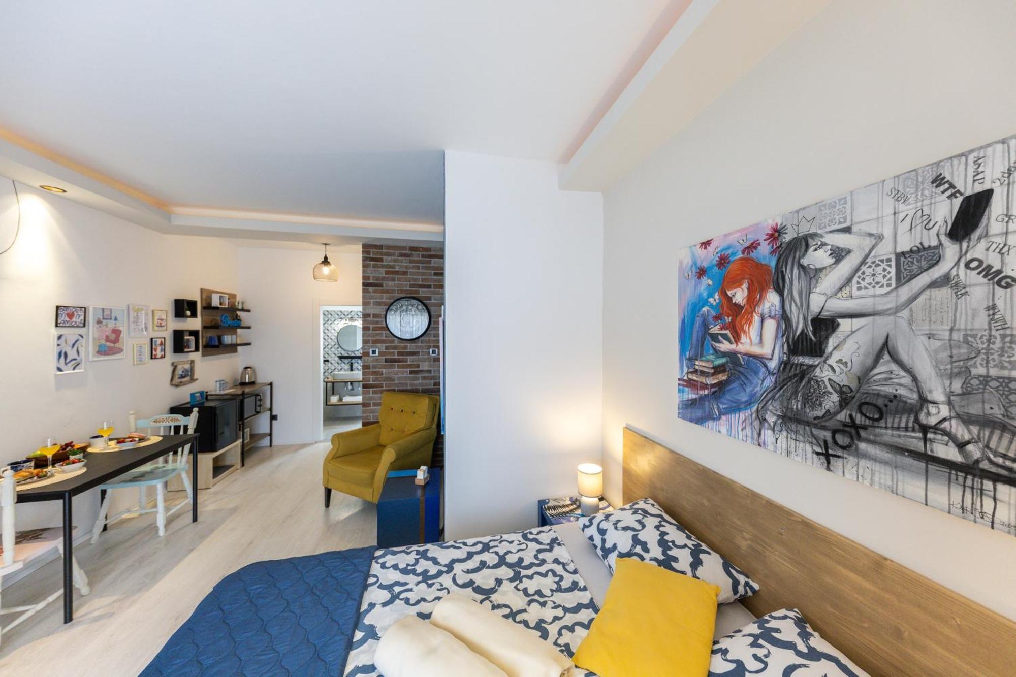Apartment Blue Dream